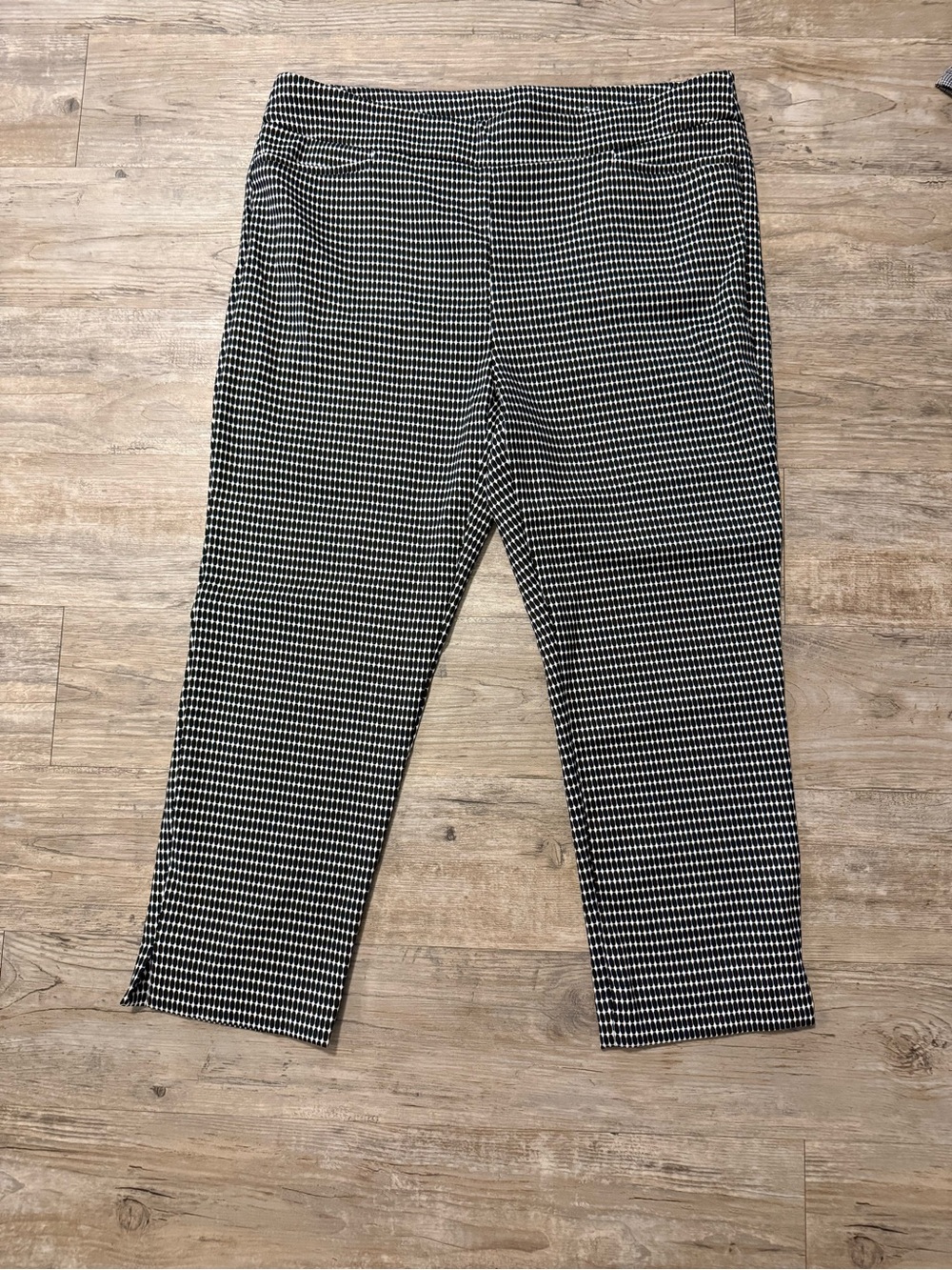 Chico's Monochrome Patterned Pants